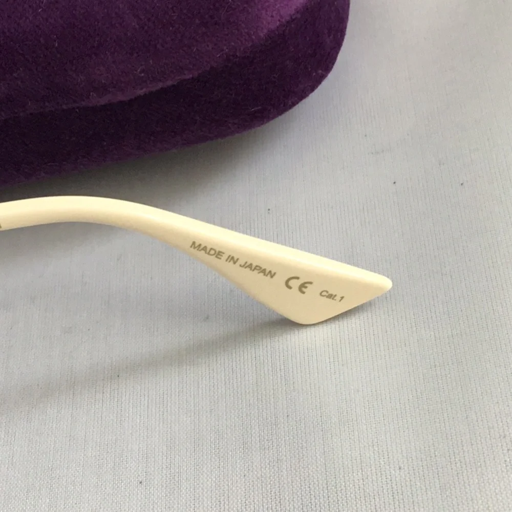 GUCCI SUNGLASSES LADIES. - Picture 6 of 8